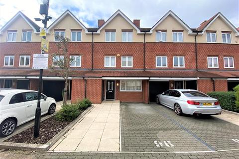 41 Albacore Way, Hayes, UB3 2FS