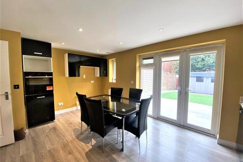 41 Albacore Way, Hayes, UB3 2FS