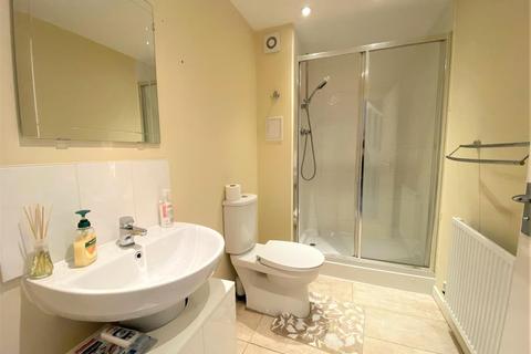 41 Albacore Way, Hayes, UB3 2FS