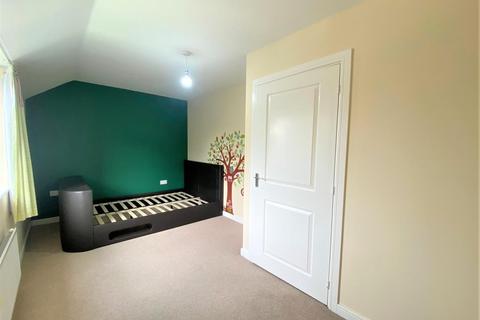 41 Albacore Way, Hayes, UB3 2FS