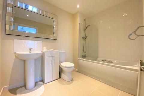 41 Albacore Way, Hayes, UB3 2FS