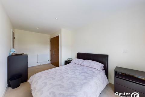 19, Henry Court Unwin Way, Stanmore, HA7 1FG