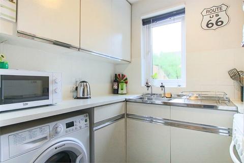 89 Estcots Drive, East Grinstead, RH19 3YW