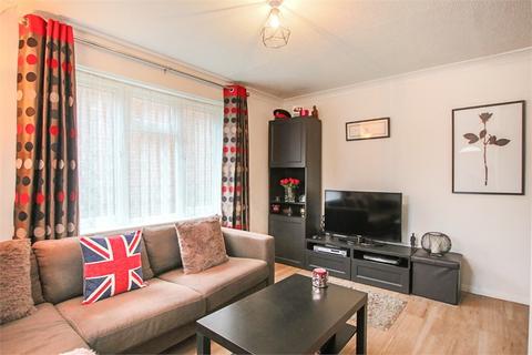 89 Estcots Drive, East Grinstead, RH19 3YW