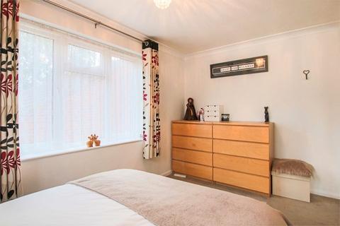 89 Estcots Drive, East Grinstead, RH19 3YW