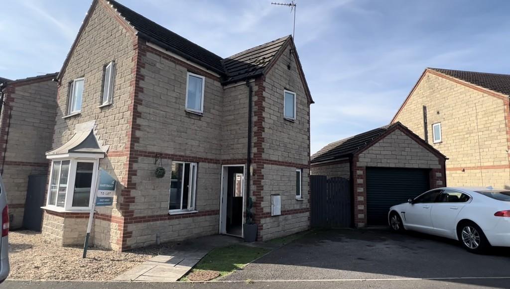 Pinewood Close, Scunthorpe 3 bed detached house £695 pcm (£160 pw)
