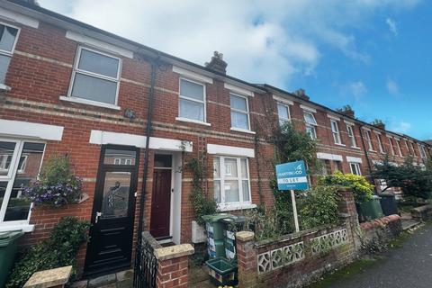 3 bedroom terraced house to rent, Southern Road, Basingstoke RG21