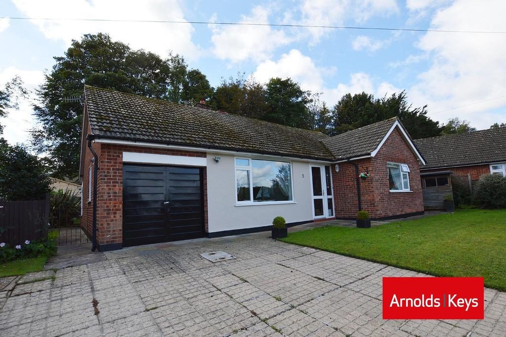 Knowle Crescent, Sheringham 3 bed detached bungalow £400,000