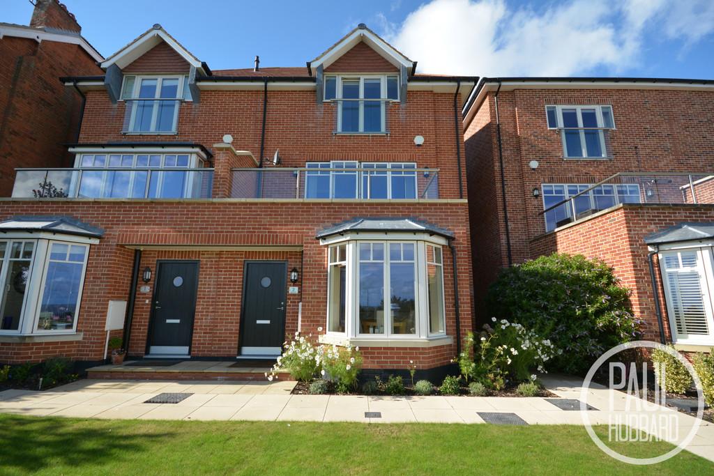 Clyffe View, Gunton Cliff, Gunton 4 bed semidetached house £575,000