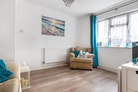 16 Shears Court, Sunbury-on-thames, TW16 7NF
