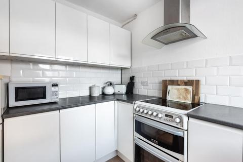 16 Shears Court, Sunbury-on-thames, TW16 7NF