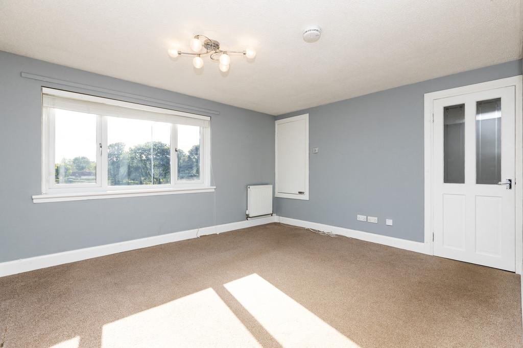 Morrison Drive, Lennoxtown, Glasgow 1 bed flat £75,000