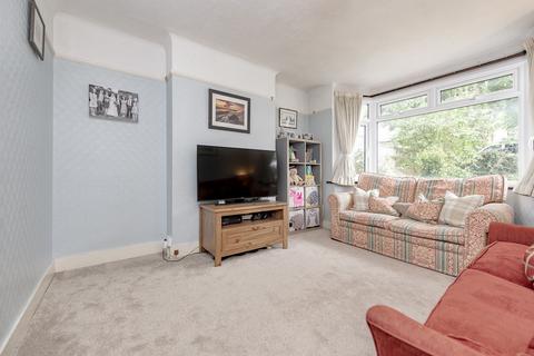 98 Westleigh Avenue, Coulsdon, CR5 3AB