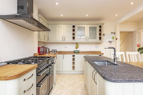 98 Westleigh Avenue, Coulsdon, CR5 3AB