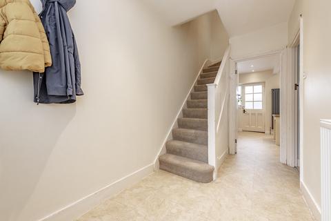 98 Westleigh Avenue, Coulsdon, CR5 3AB