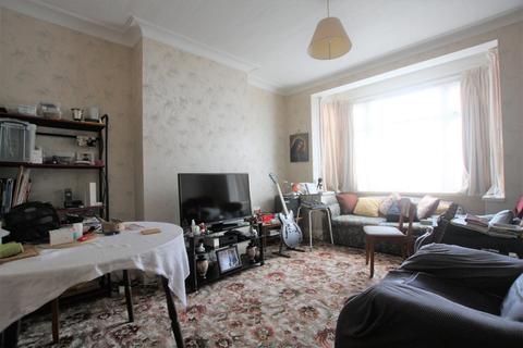 106 Manor Way, Mitcham, CR4 1EF