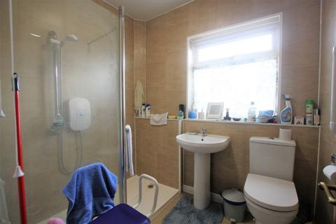 106 Manor Way, Mitcham, CR4 1EF