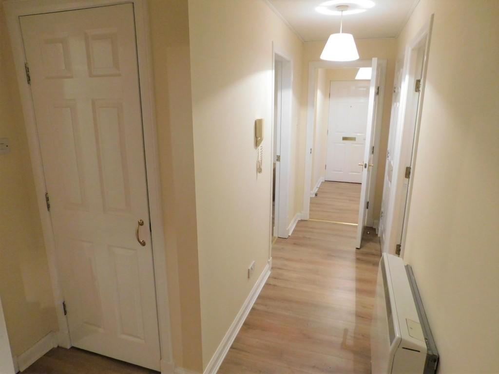 Waverley Crescent, Livingston 2 bed flat £650 pcm (£150 pw)