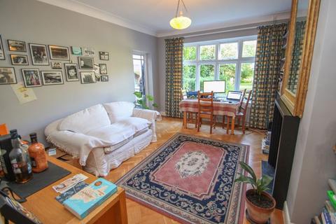 12 Heathside, Hinchley Wood, Esher, KT10 9TB