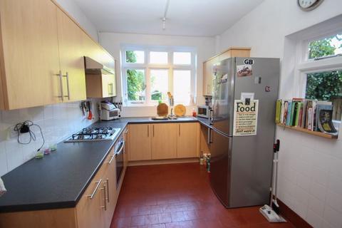 12 Heathside, Hinchley Wood, Esher, KT10 9TB