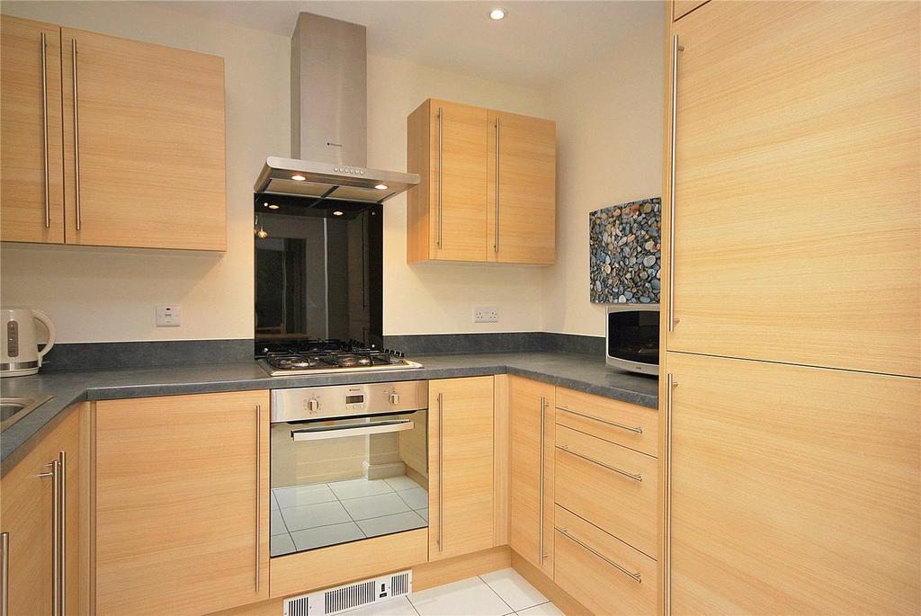 Marmaville Court, Mirfield, WF14 2 bed apartment £780 pcm (£180 pw)