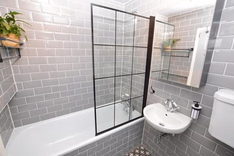 76 Brighton Road, Godalming, GU7 1NX