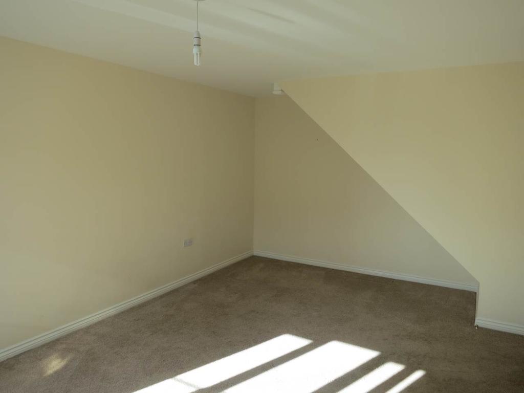 Marsh Court, Aberbargoed, Bargoed 3 bed house £800 pcm (£185 pw)