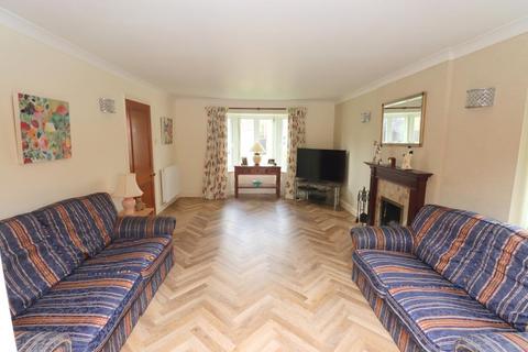8 Yew Tree Close, Silsoe, Bedford, MK45 4EQ