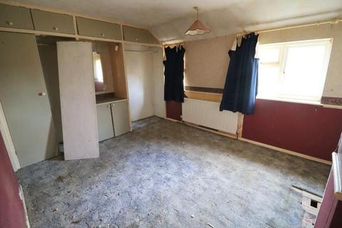 15 Eastfield Close, Luton, LU2 8DY