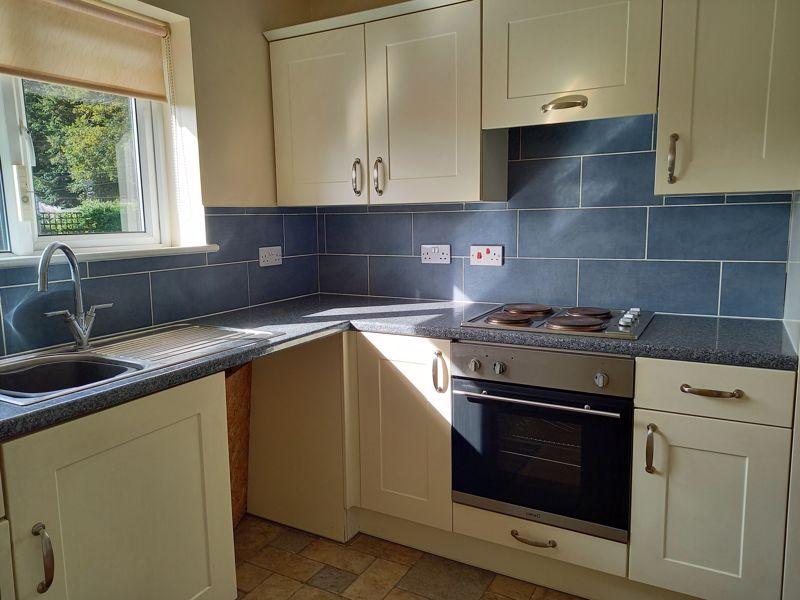 Ancaster Avenue, Spilsby 2 bed semidetached bungalow £575 pcm (£133 pw)