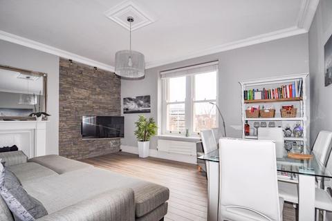 2 bedroom apartment to rent, Eaton Crescent, Clifton, BS8