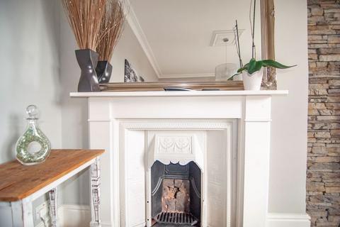 2 bedroom apartment to rent, Eaton Crescent, Clifton, BS8