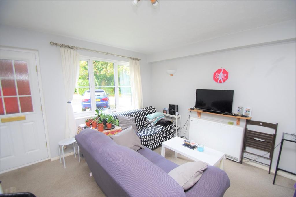 Ebury Road, WATFORD, WD17 1 bed £900 pcm (£208 pw)