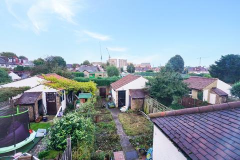 7 Park Drive, London, W3 8ND