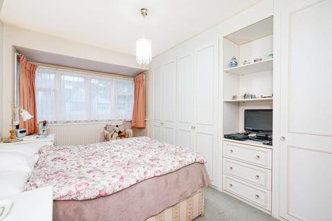 7 Park Drive, London, W3 8ND