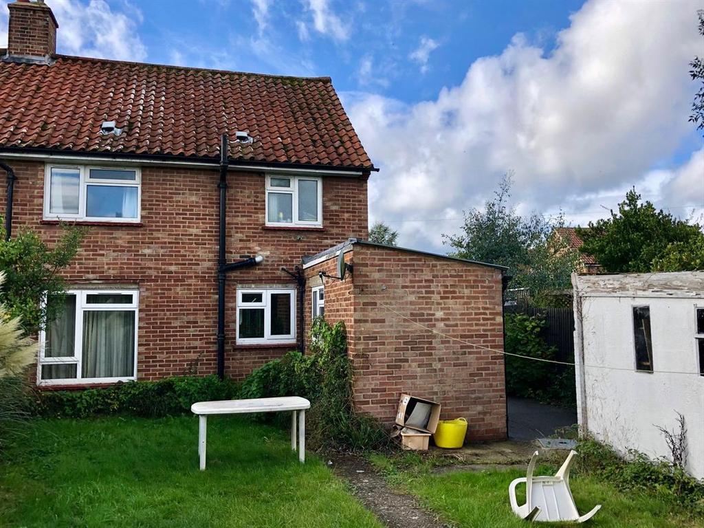 Springfield Road, Edenbridge 3 bed semidetached house £400,000