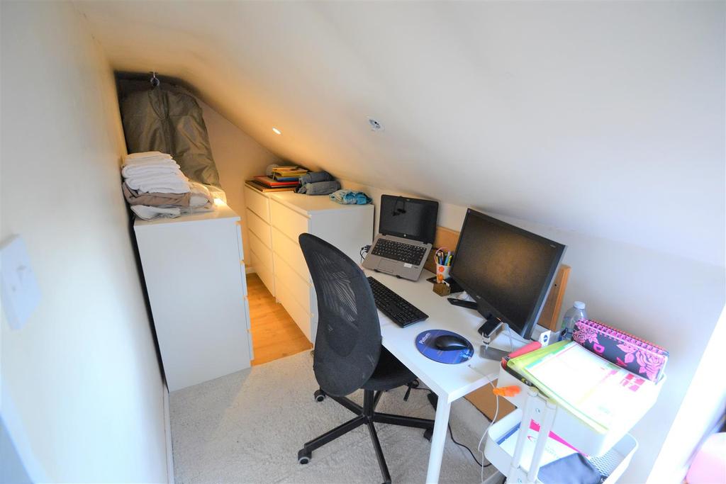 Loft study/walk in wardrobe