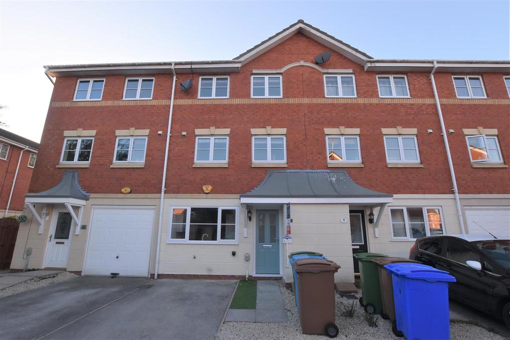 Lime Avenue, Brough 4 bed terraced house £875 pcm (£202 pw)