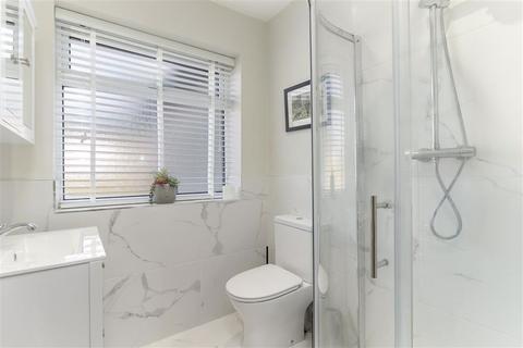 8 Avenue Close, Harrogate, HG2 7LJ