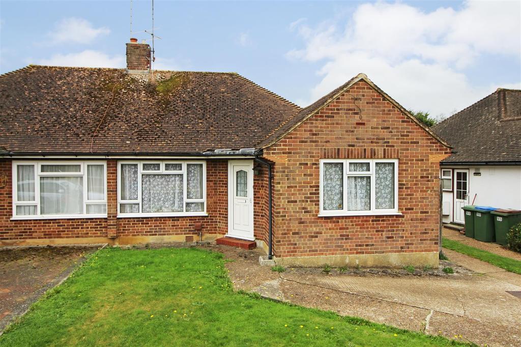 Cootes Avenue, Horsham 3 bed semidetached bungalow £400,000
