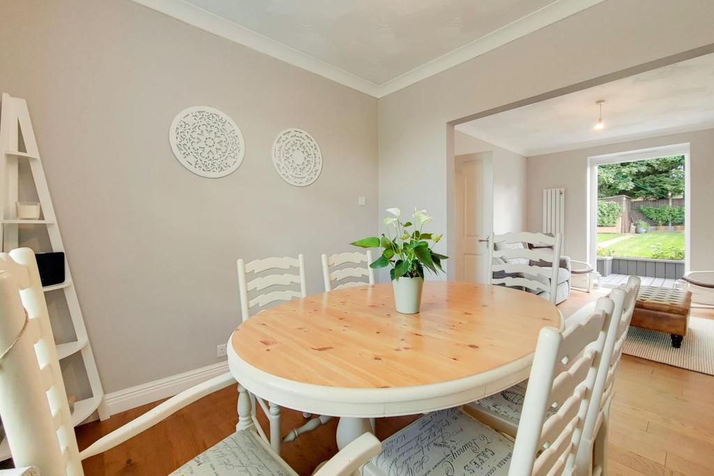 3 Dining Room-0.jpg