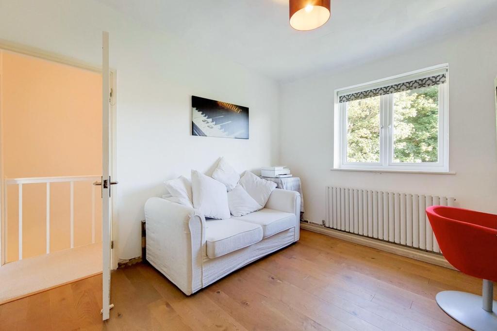 7 Bedroom 2-1.jpg