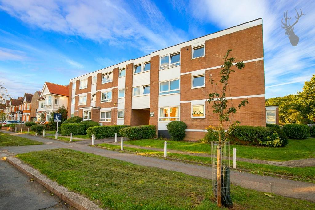 Eglington Road, London 3 bed flat £425,000