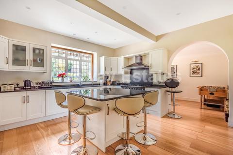62 Wise Lane, London, NW7 2RG