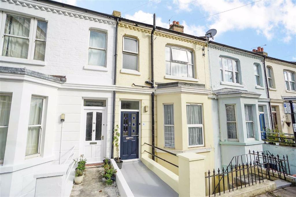 Alexandra Road, St. Leonardsonsea, East Sussex 3 bed £