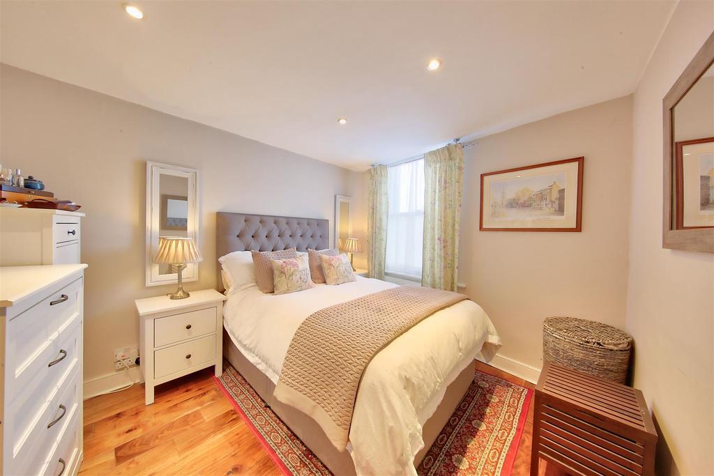 14 winfrith road image4 16037 4.jpg