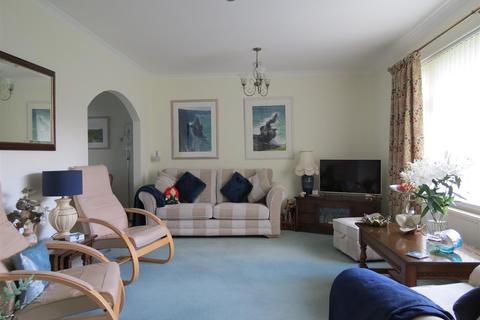 6 Edinburgh Close, Carlyon Bay, St Austell, PL25 3PN