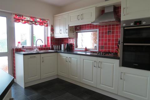 6 Edinburgh Close, Carlyon Bay, St Austell, PL25 3PN