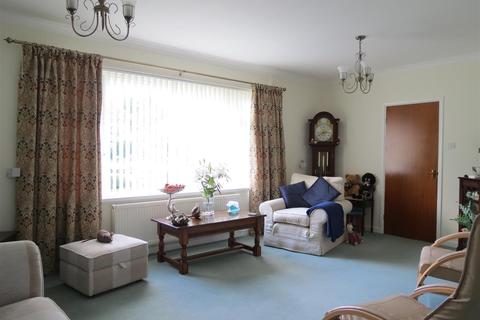 6 Edinburgh Close, Carlyon Bay, St Austell, PL25 3PN