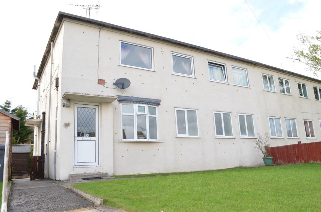 Springfield Road, Sherburn In Elmet, Leeds 3 bed flat £90,000